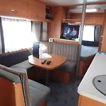 Campingplads Wohnwagen Mit Festem Vorzelt - Incl. *