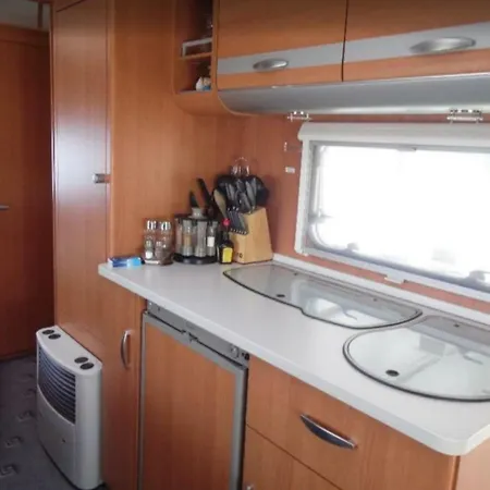 Campsite Wohnwagen Mit Festem Vorzelt - Incl. *
