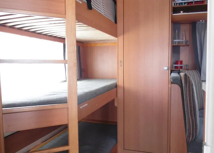 Wohnwagen Mit Festem Vorzelt - Incl. Fehmarn